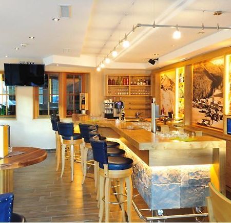 Hotel Garni Castel B&B Ишгъл Екстериор снимка