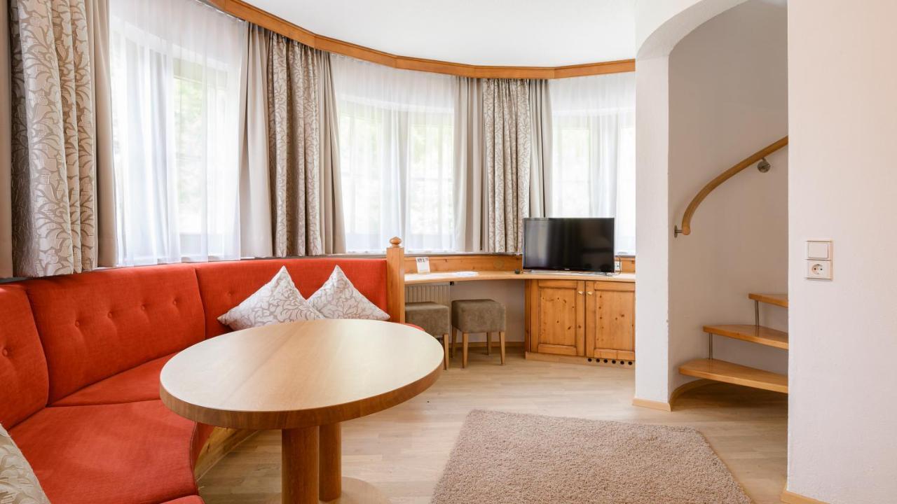 Hotel Garni Castel B&B Ишгъл Екстериор снимка