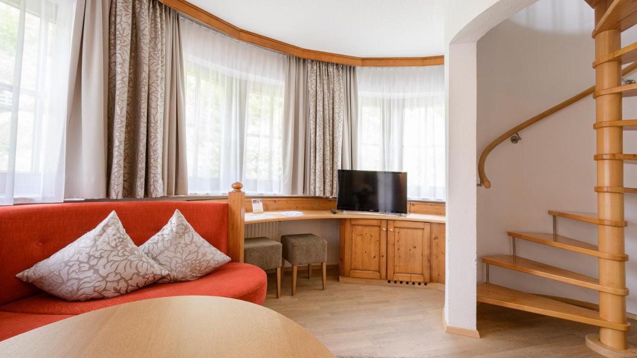 Hotel Garni Castel B&B Ишгъл Екстериор снимка