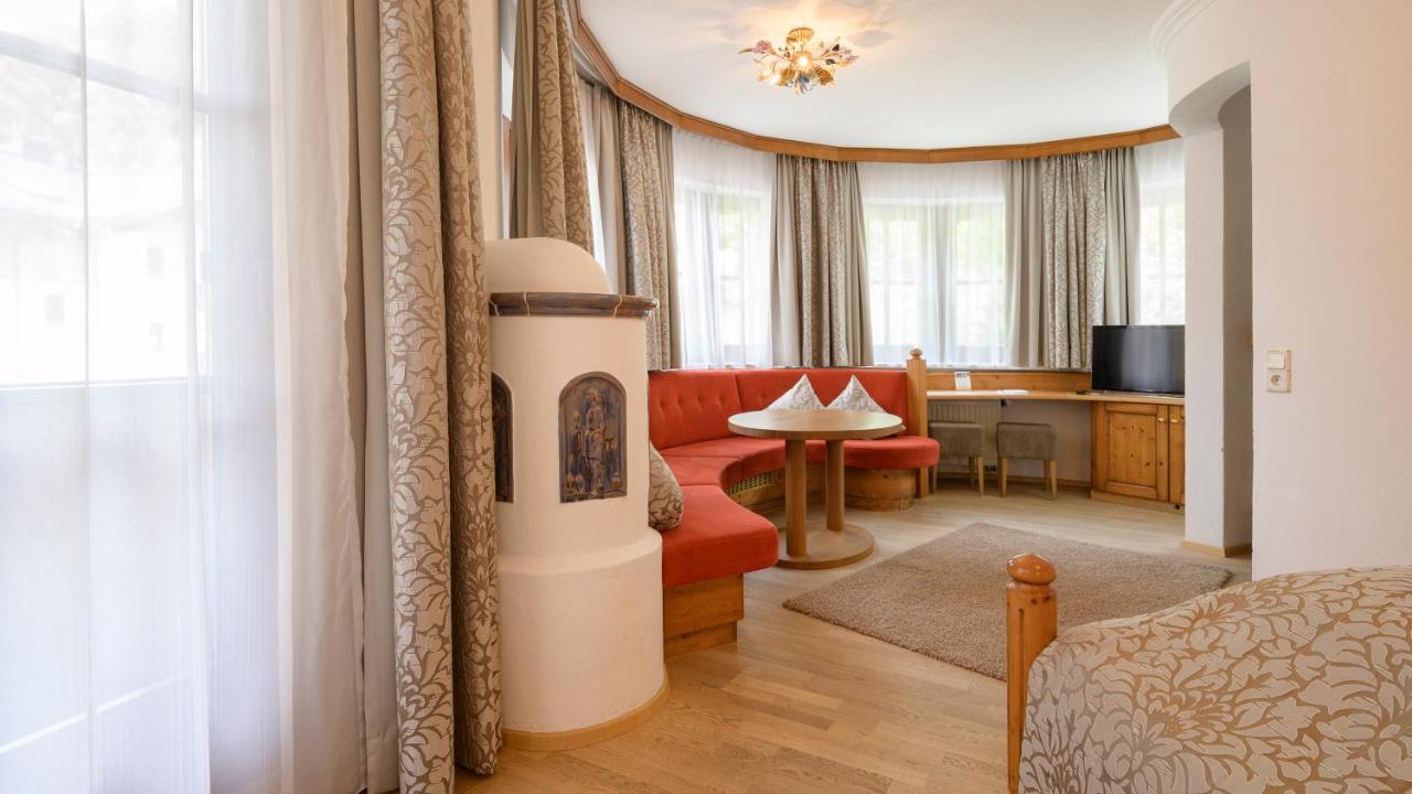 Hotel Garni Castel B&B Ишгъл Екстериор снимка