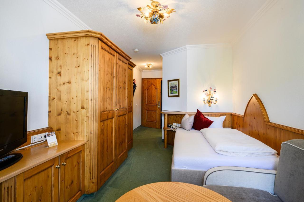 Hotel Garni Castel B&B Ишгъл Екстериор снимка