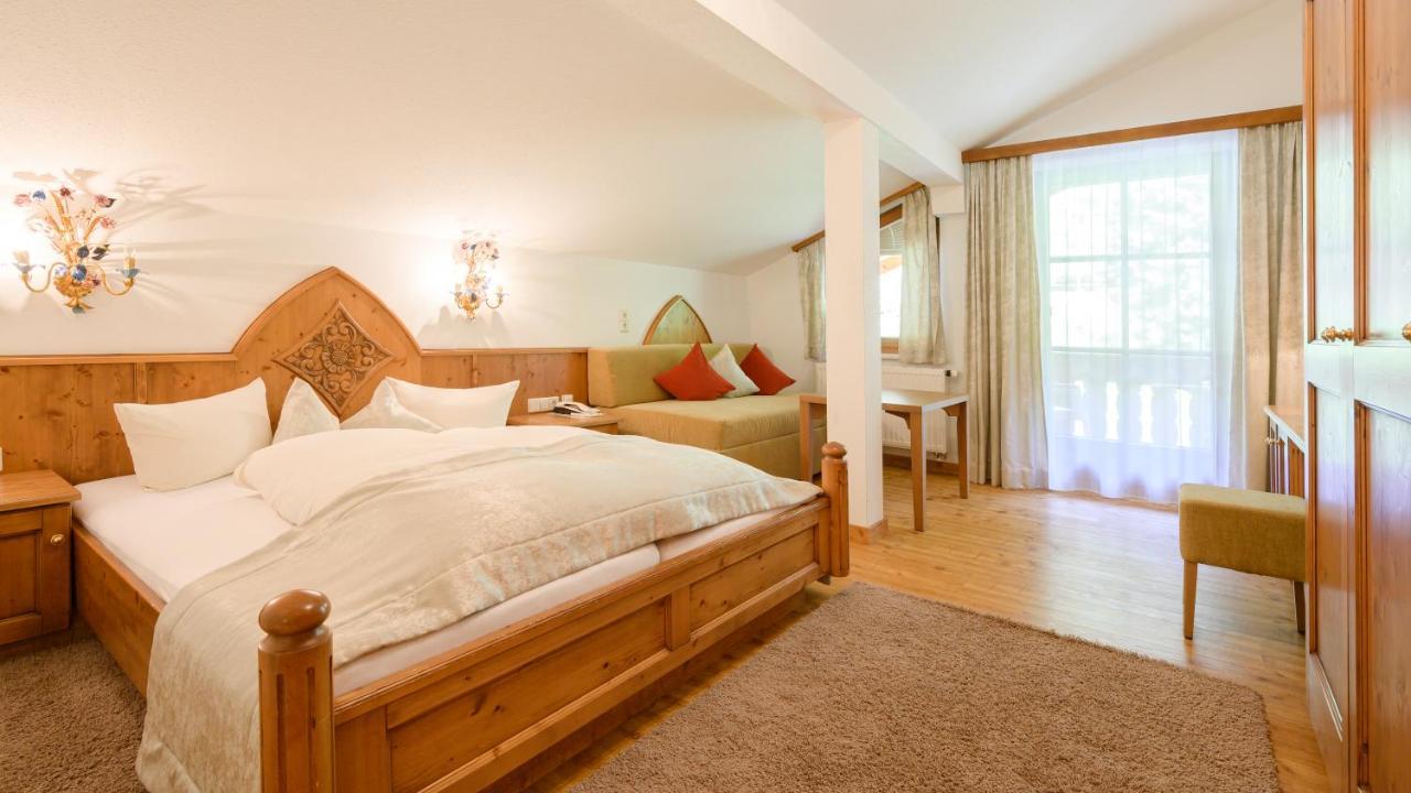 Hotel Garni Castel B&B Ишгъл Екстериор снимка