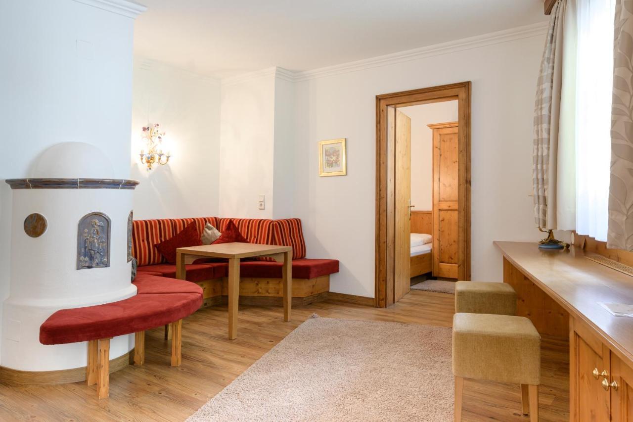 Hotel Garni Castel B&B Ишгъл Екстериор снимка